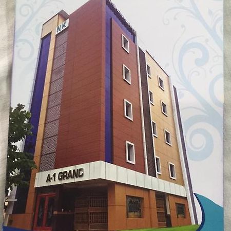 A-1 Grand Hotel Srikalahasti Exterior photo