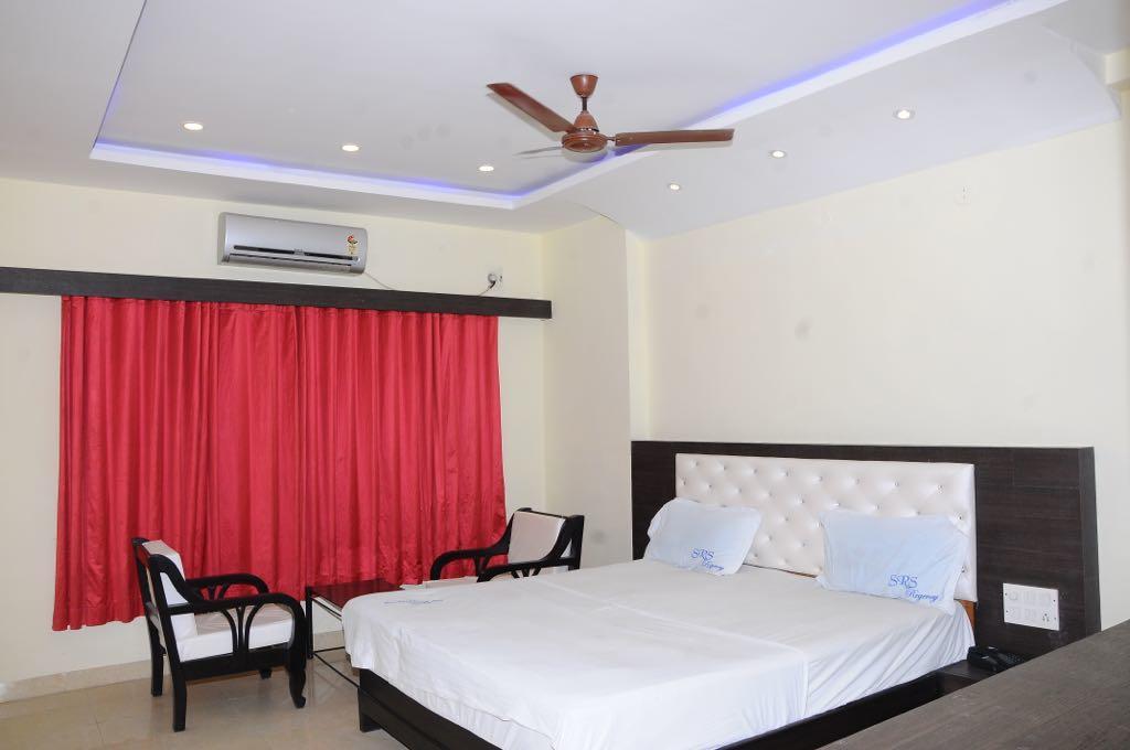 A-1 Grand Hotel Srikalahasti Exterior photo